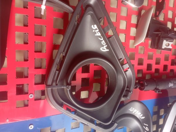 Toyota Ractis Fog Light Cover
